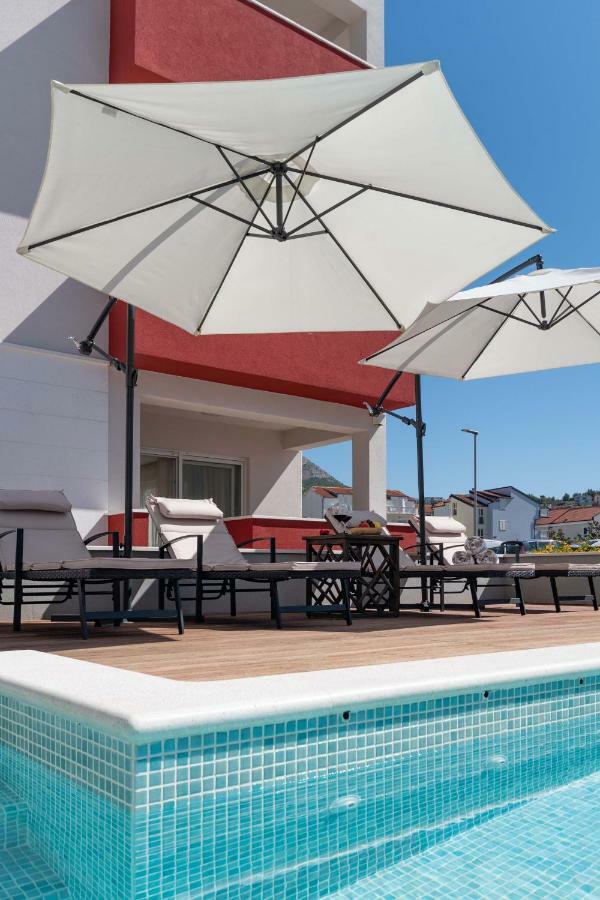 House Ivan John Apartma *