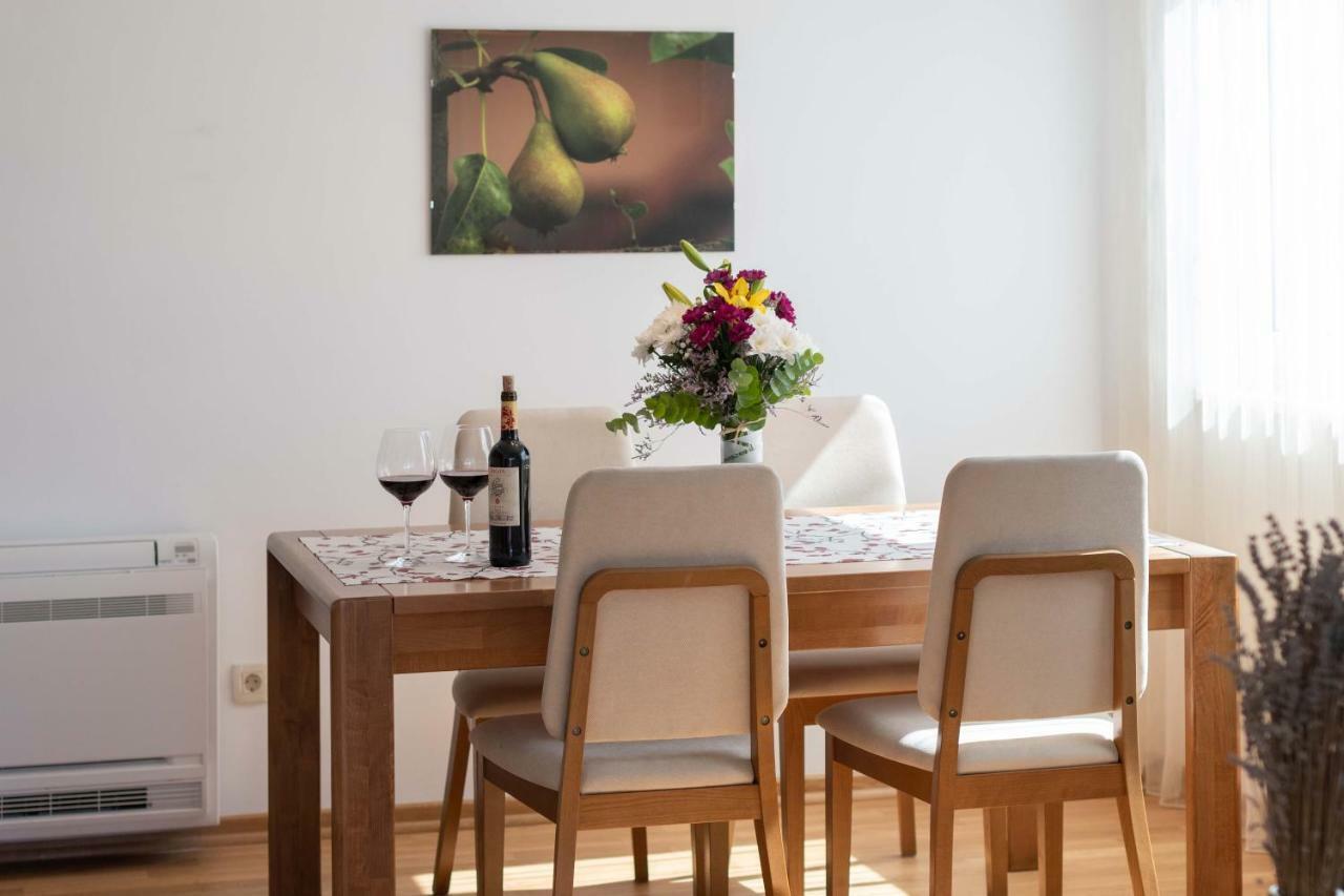 Appartement House Ivan John *
