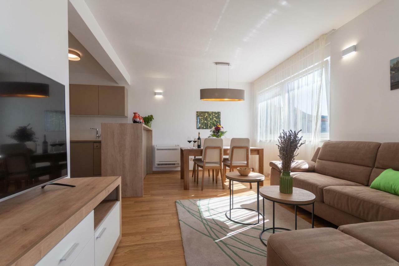 Apartma House Ivan John *