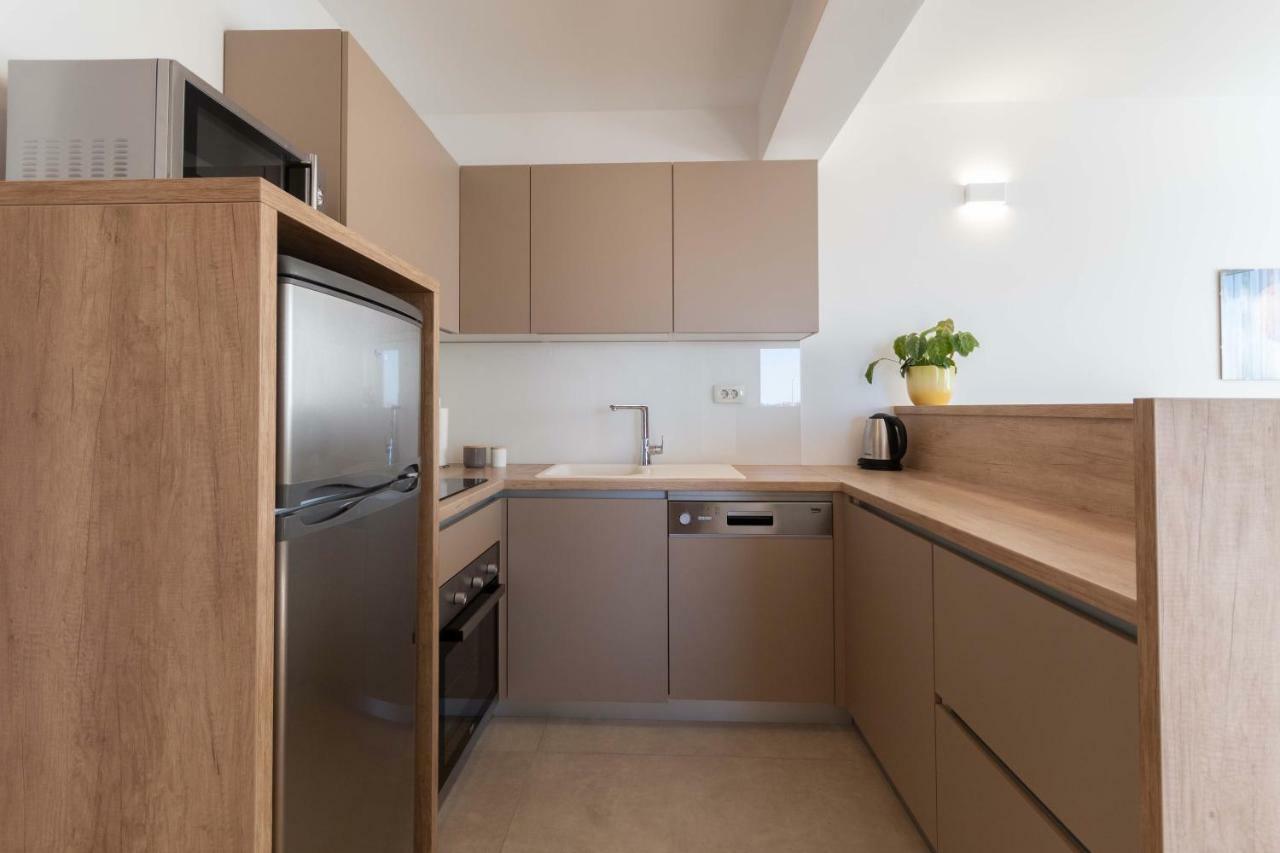 House Ivan John Apartma *