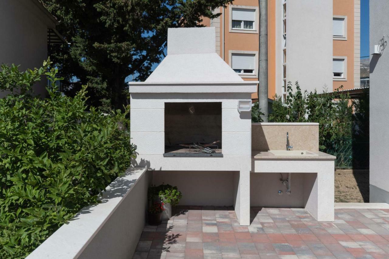 House Ivan John Apartma *