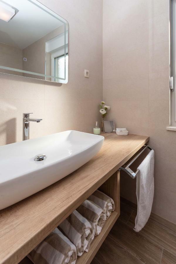 Appartement House Ivan John *